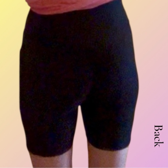 Textured Ruched Booty Black High-Waisted Shorts - Picture 5 of 7